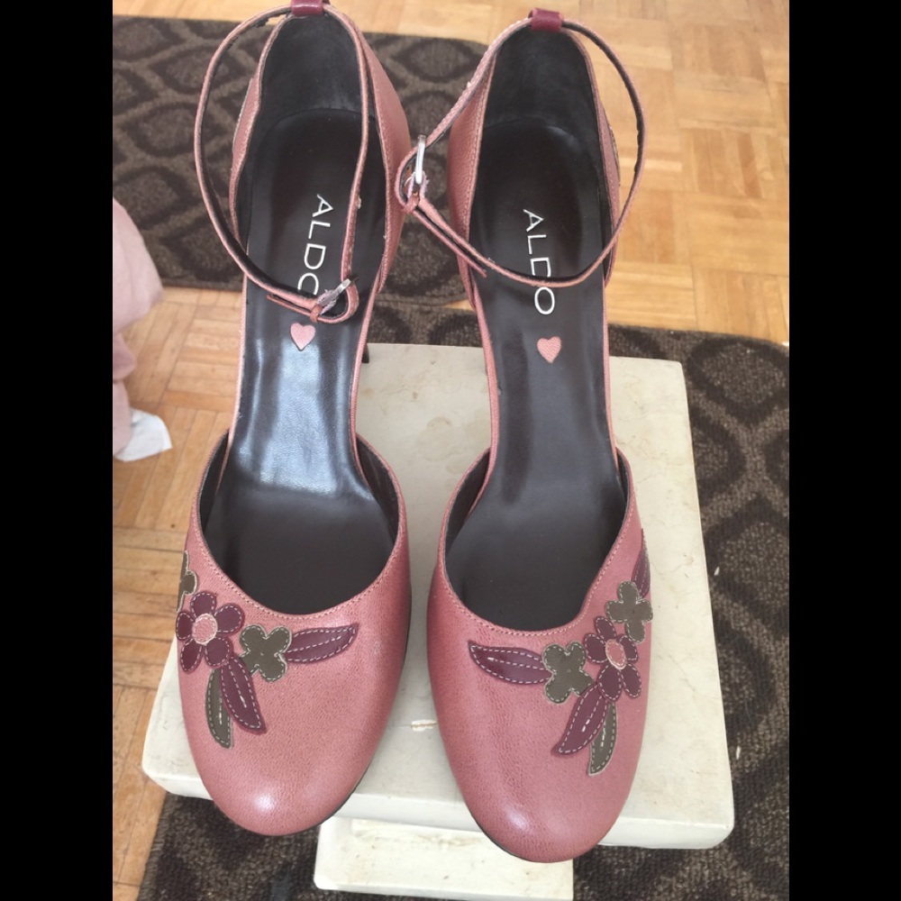 ALDO HIGH HEELS SZ30/ 8-81/2 Worn one